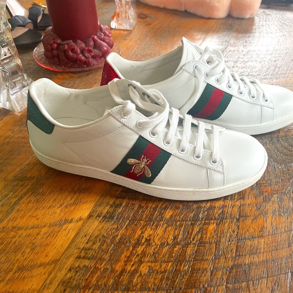 GUCCI WOMEN'S ACE SNEAKER WITH BEE- Authentic